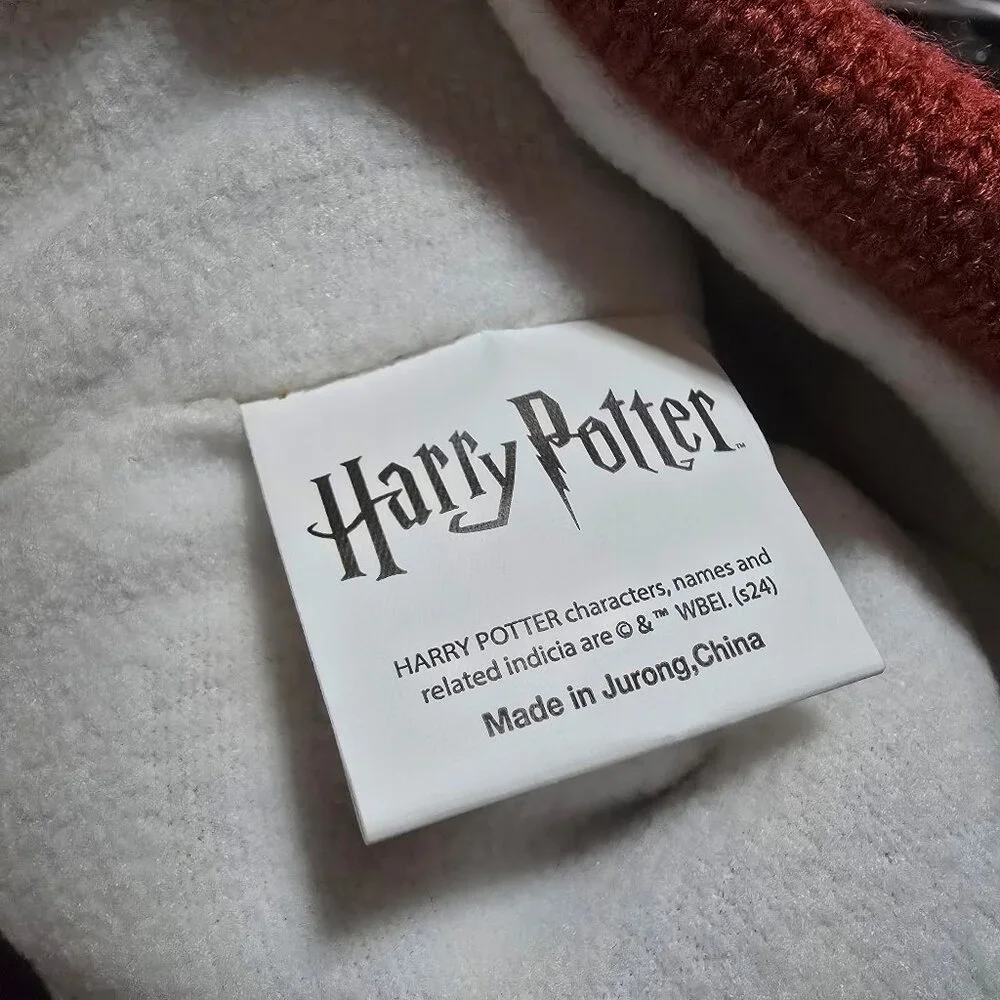 Beanie Knit Hat Harry Potter Gryffindor Embroidered One Size Fits Most Brand New